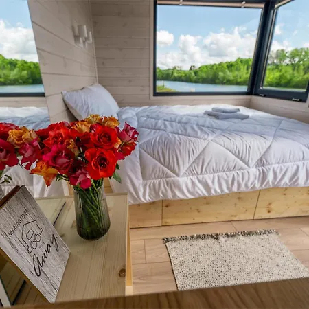 Ezy House 2 By Tiny Away Сasa de vacaciones