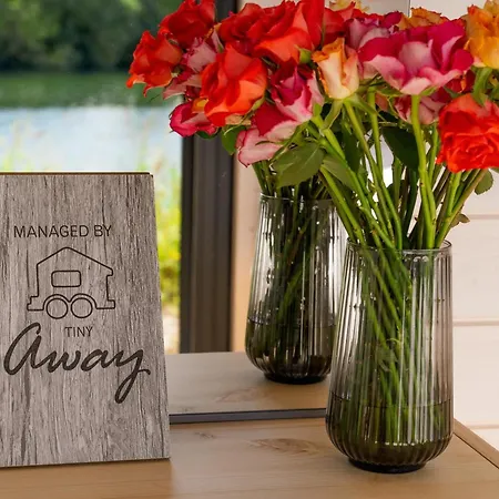 Ezy House 2 By Tiny Away * Ezy-sur-Eure